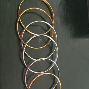 Set of 6 Gold Tone and Silver Tone Stackable Bangles